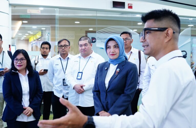 Staf Khusus Wapres RI Apresiasi Transformasi Layanan PLN Saat Kunjungi UP2D Jakarta dan Contact Center PLN 123