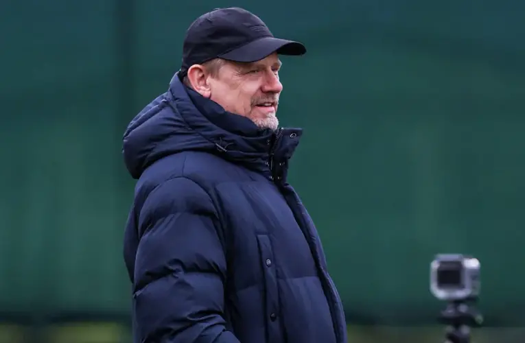 Peter Schmeichel Kritik VAR: Hapus dari Premier League!